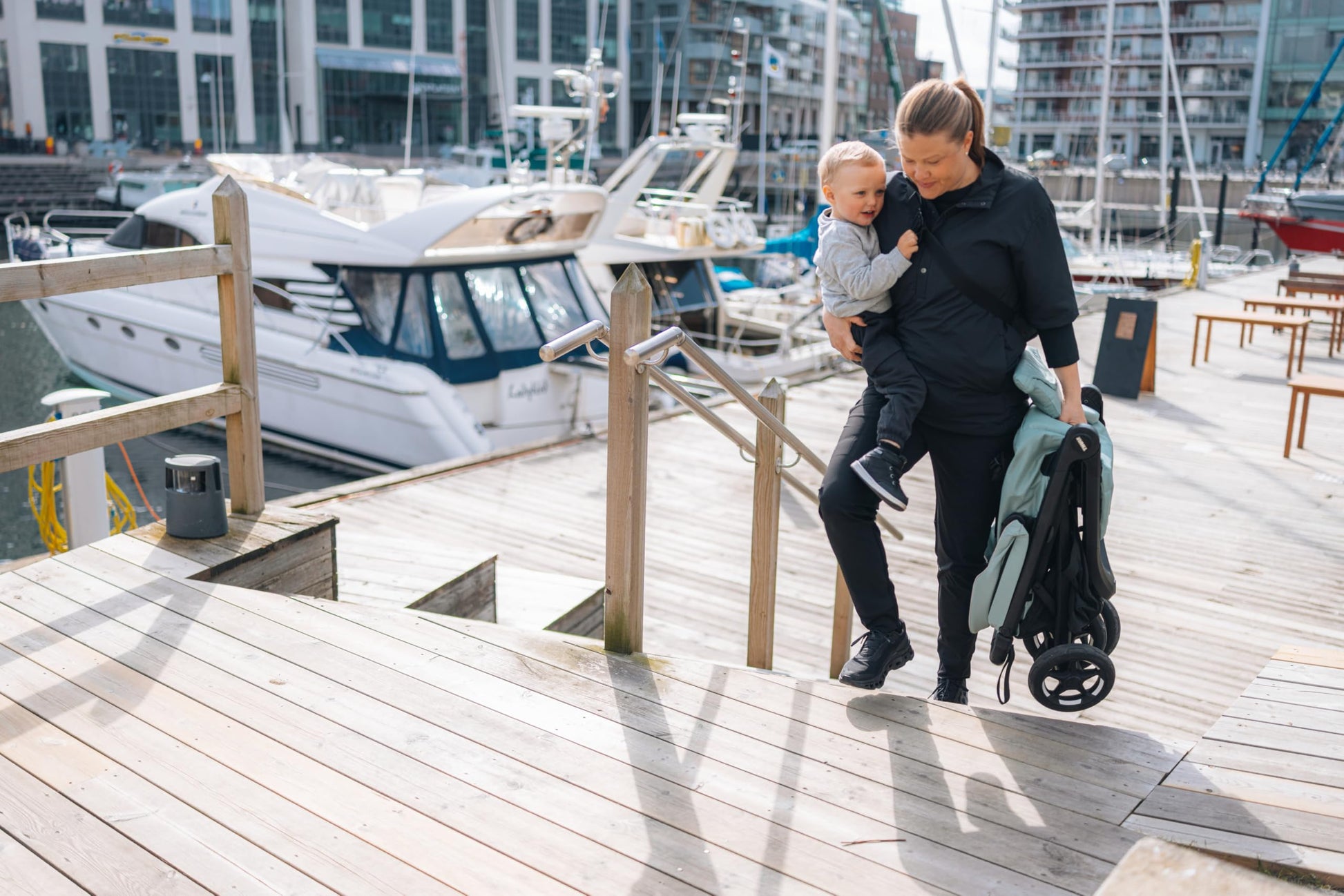 Thule Spring 2 single child stroller with ventilated canopy, adjustable handlebar, lightweight design, and compact fold.