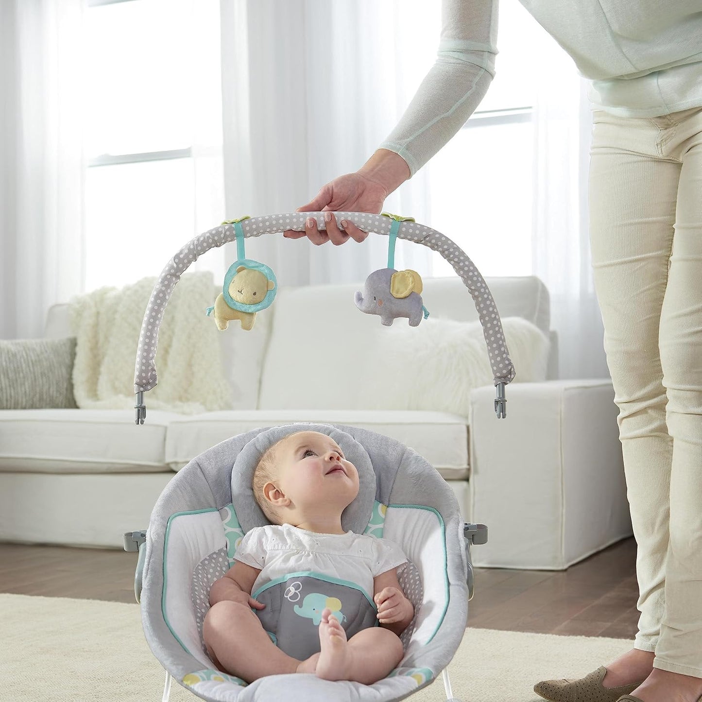 Baby Bouncer Infant Seat with Soothing Vibrations